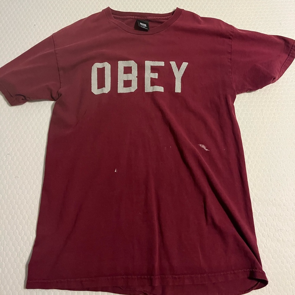 Obey t shirt
